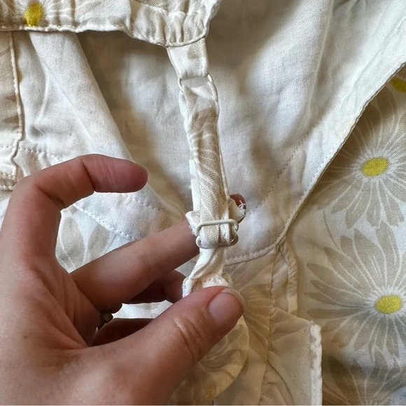 Torrid 3x Women's Tan Flower Sleeveless Blouse NWT - Picture 8 of 12